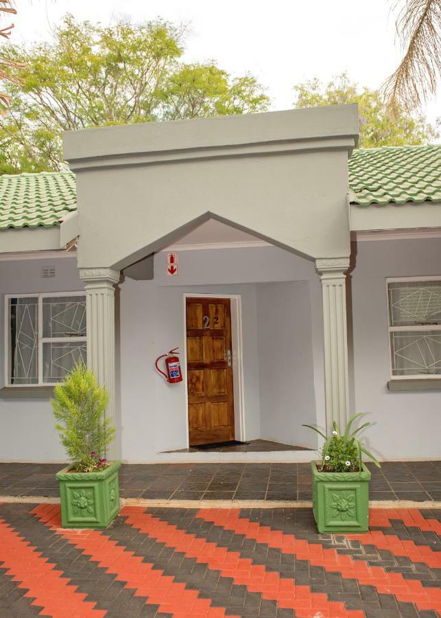 Savannah Guest House Полокване Екстериор снимка