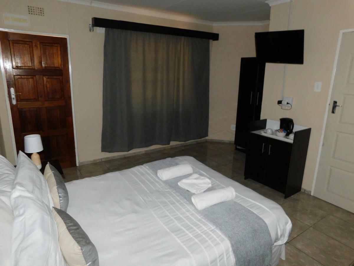 Savannah Guest House Полокване Екстериор снимка